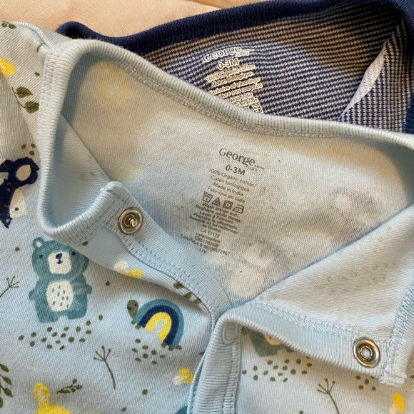 GENTLY USED 12 PIECE BABY BUNDLE - Picture 3 of 9